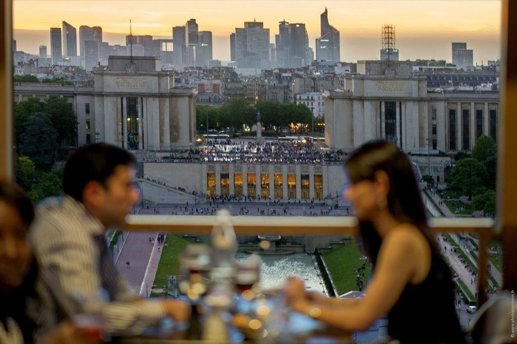 Torre Eiffel, París: las cosas más originales que hacer allá arriba