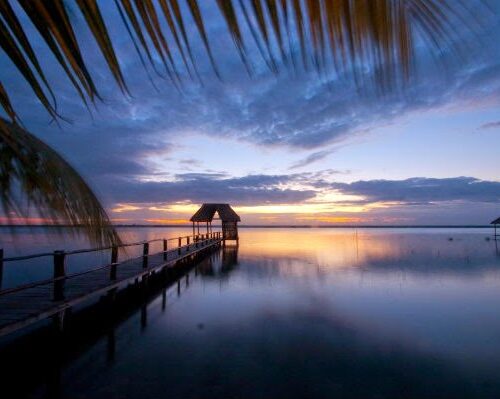 Bacalar: laguna de siete colores un tesoro natural en Quintana Roo