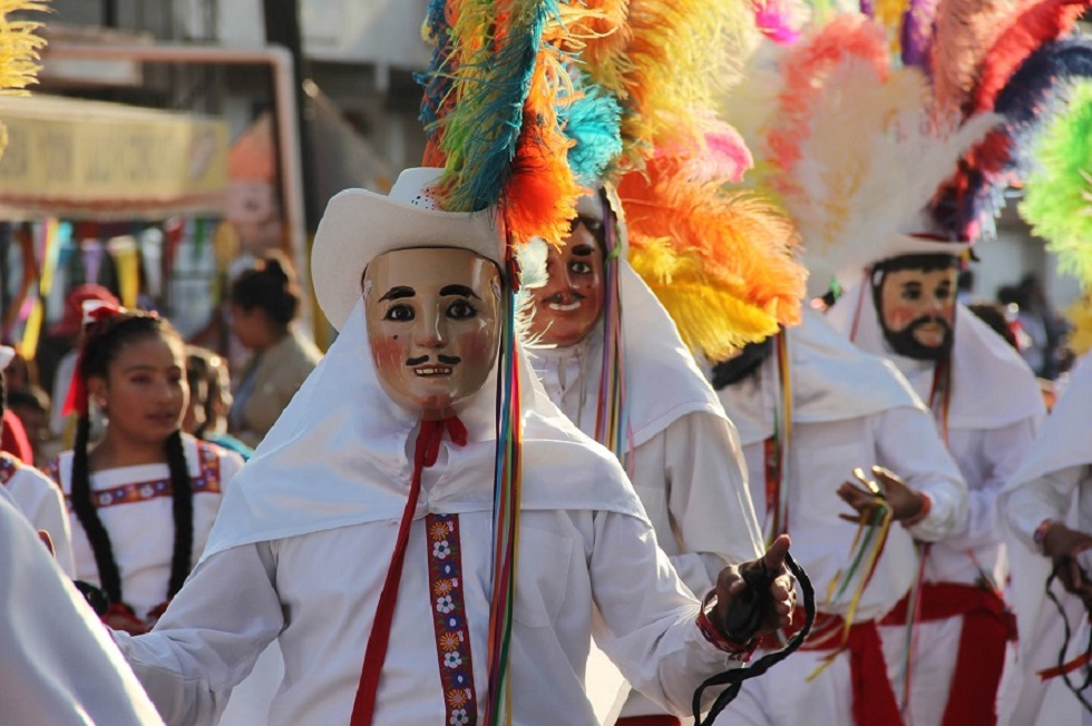 La mascara de Huehues es una tradición de los carnavales de México