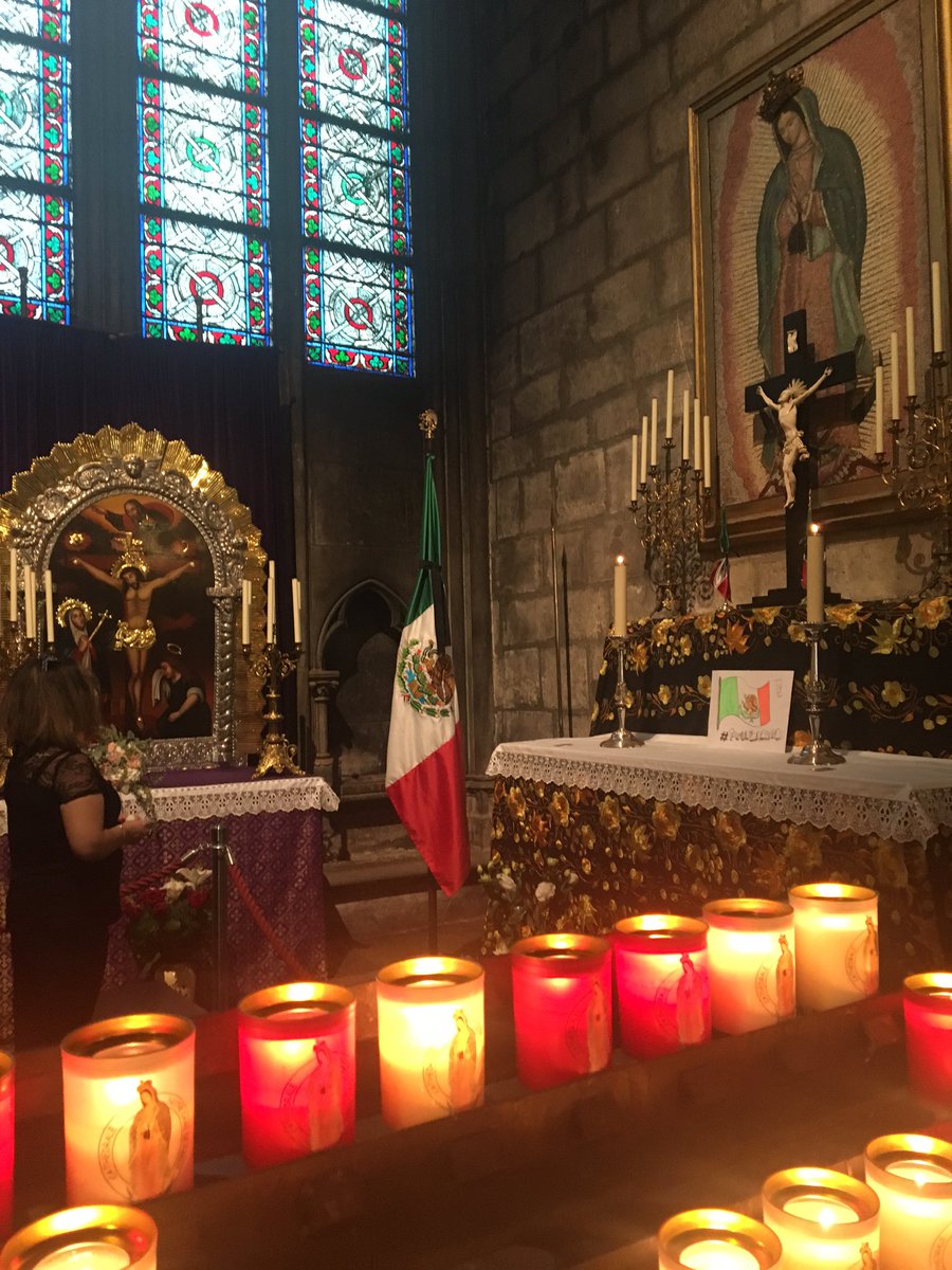 Así se visitaba la capilla a la Virgen de Guadalupe en Notre Dame, París