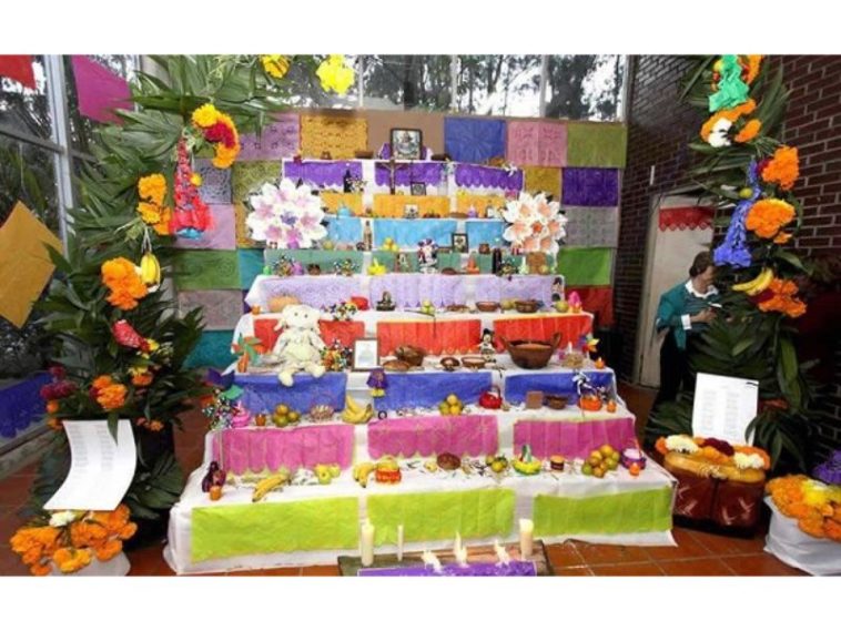 Altar de Muertos ¿Qué significan escalones y 16 elementos?