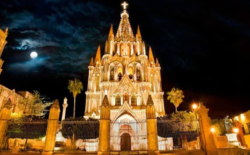 San Miguel de Allende de noche.