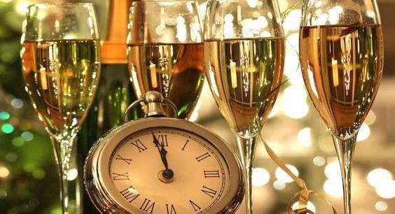 Copas de vino rituales de año nuevo. 