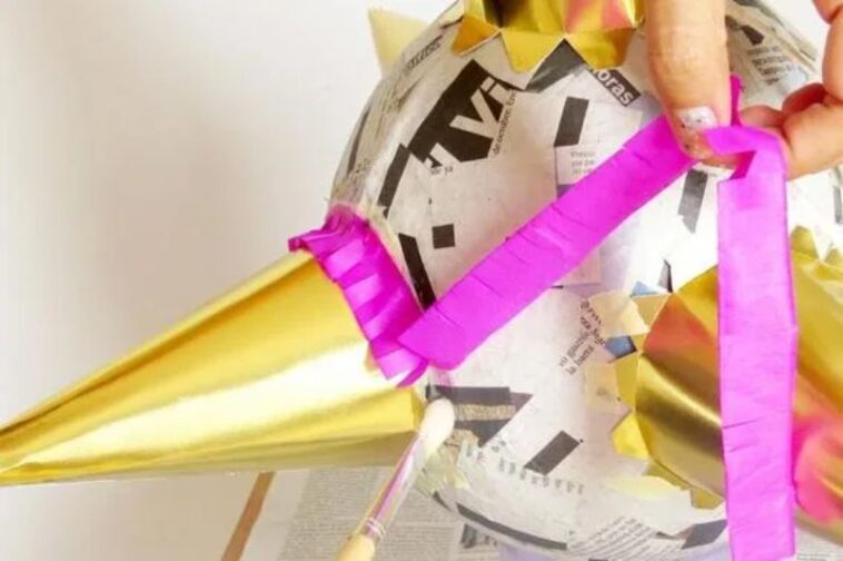 Cómo hacer una piñata navideña: 10 sencillos pasos.