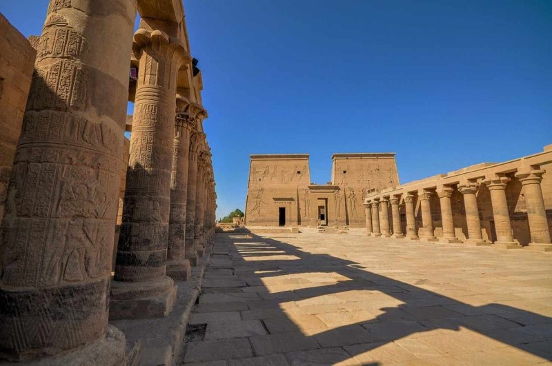 Edfu, Esna, Luxor. 