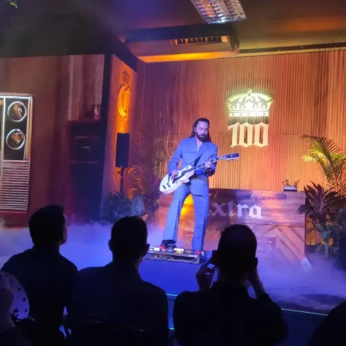 100 años de cerveza Corona